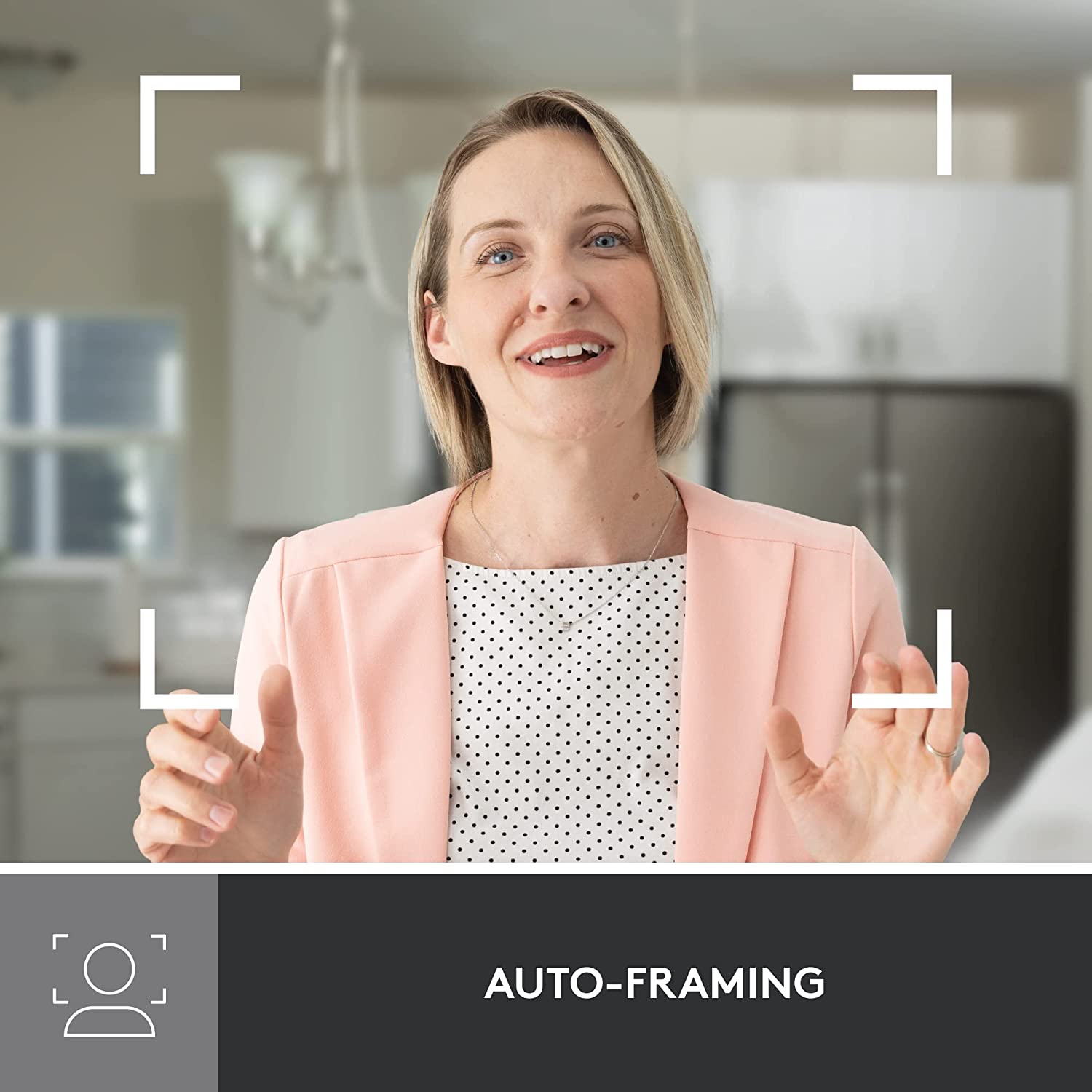 Logitech BRIO 500 1080p Full-HD Webcam with Dual Mics and Auto Light Corrections - Black