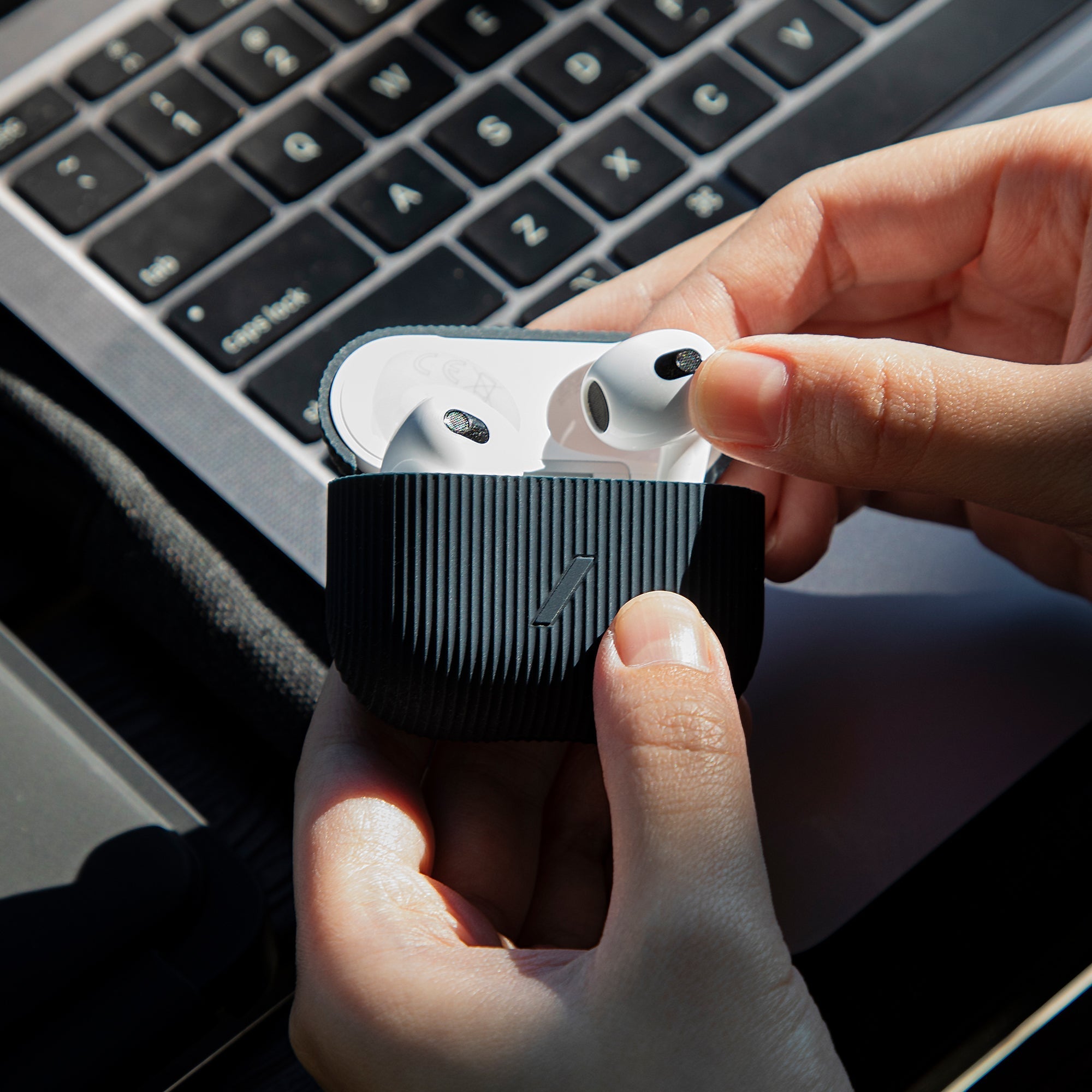 Curve Case for AirPods (Gen 3)