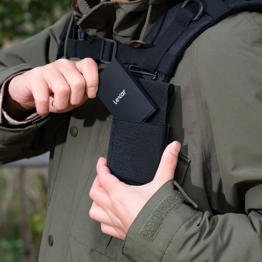 Lexar ARMOR 700 Portable SSD - 1TB -LAR700X001T-RNBNG