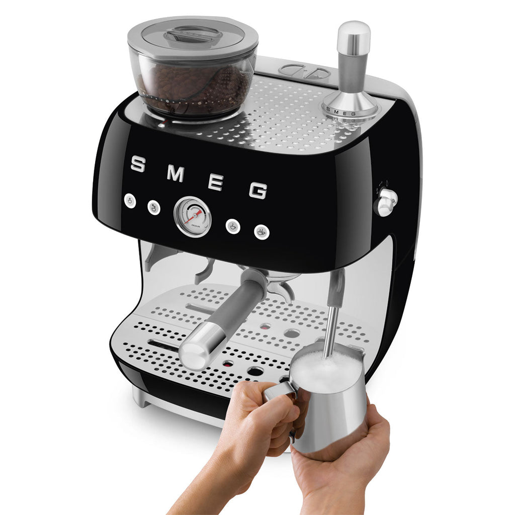 Smeg Cream manual espresso coffee machine with built-in grinder