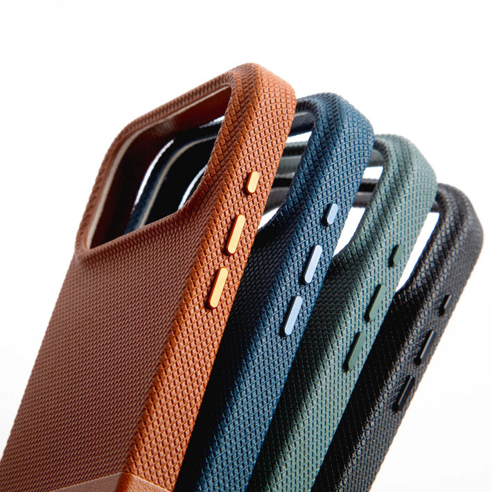 Re-Classic Case for iPhone 17 Pro - Tan