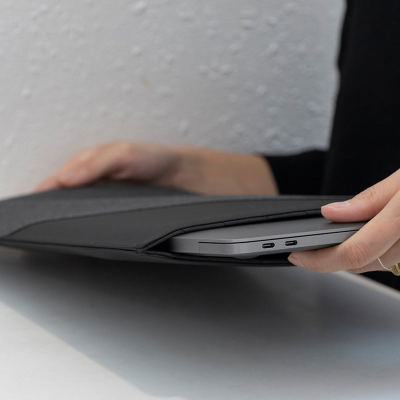 Stow Slim for MacBook (16")