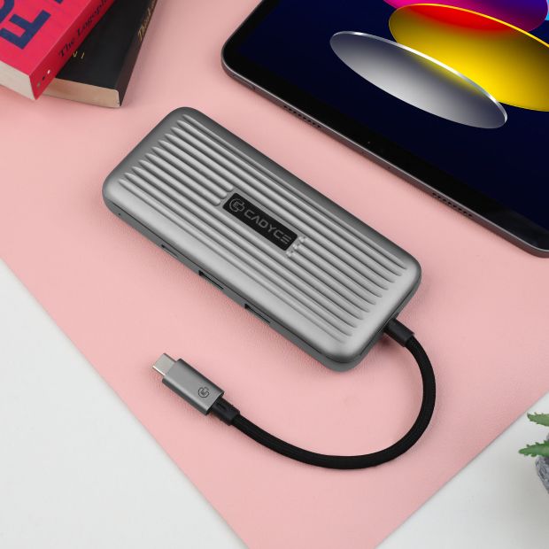 Cadyce CA-C4VIEW docking station in c4view image, detailed shot of VGA and USB ports