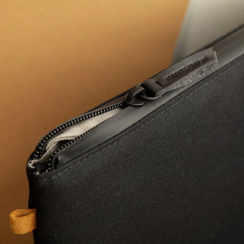 Stow Lite Sleeve for Macbook 14" - Black
