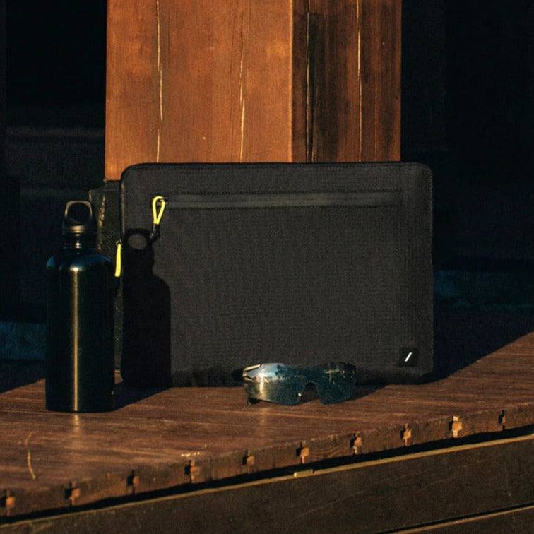 Ultralight Sleeve for MacBook 16" - Black