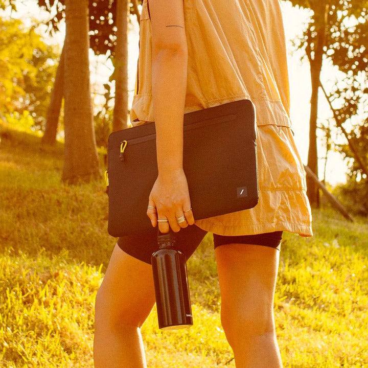 Ultralight Sleeve for MacBook 16" - Black