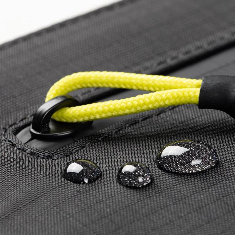 Ultralight Sleeve for MacBook 16" - Black