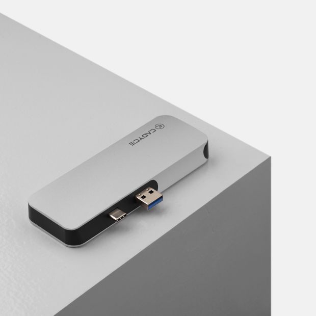 Cadyce CA-UCMSD dock close‑up of SD and MicroSD card slots ucmsd f